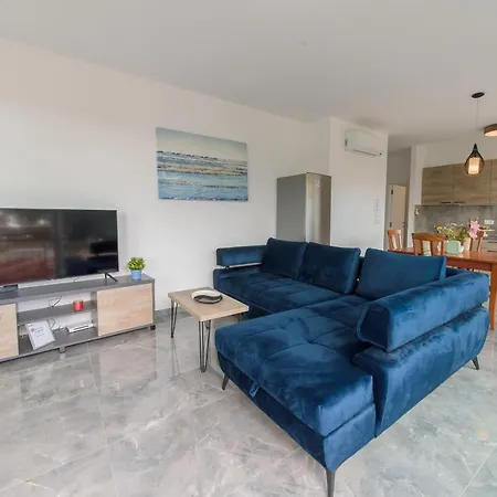 1 Apartment