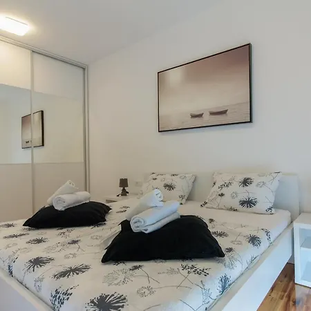 1 Apartment